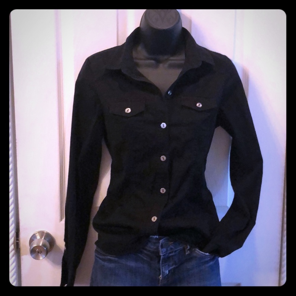 Guess button up